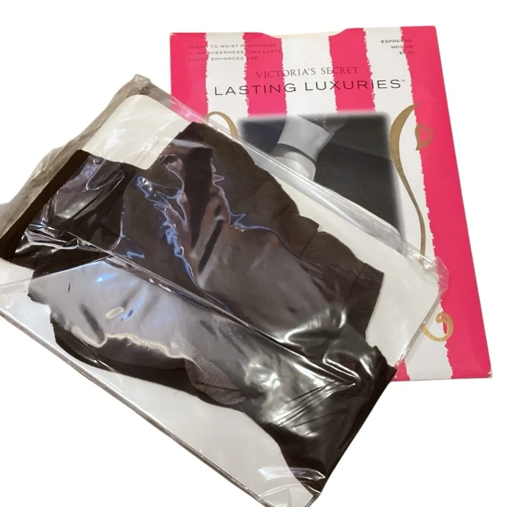 Vintage Victoria’s Secret Lasting Luxuries Pantyhose –‎ Espresso (Medium) NWT
